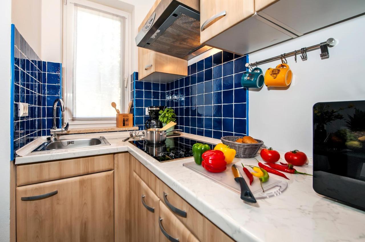 F&R Apartments II Ровинь Экстерьер фото