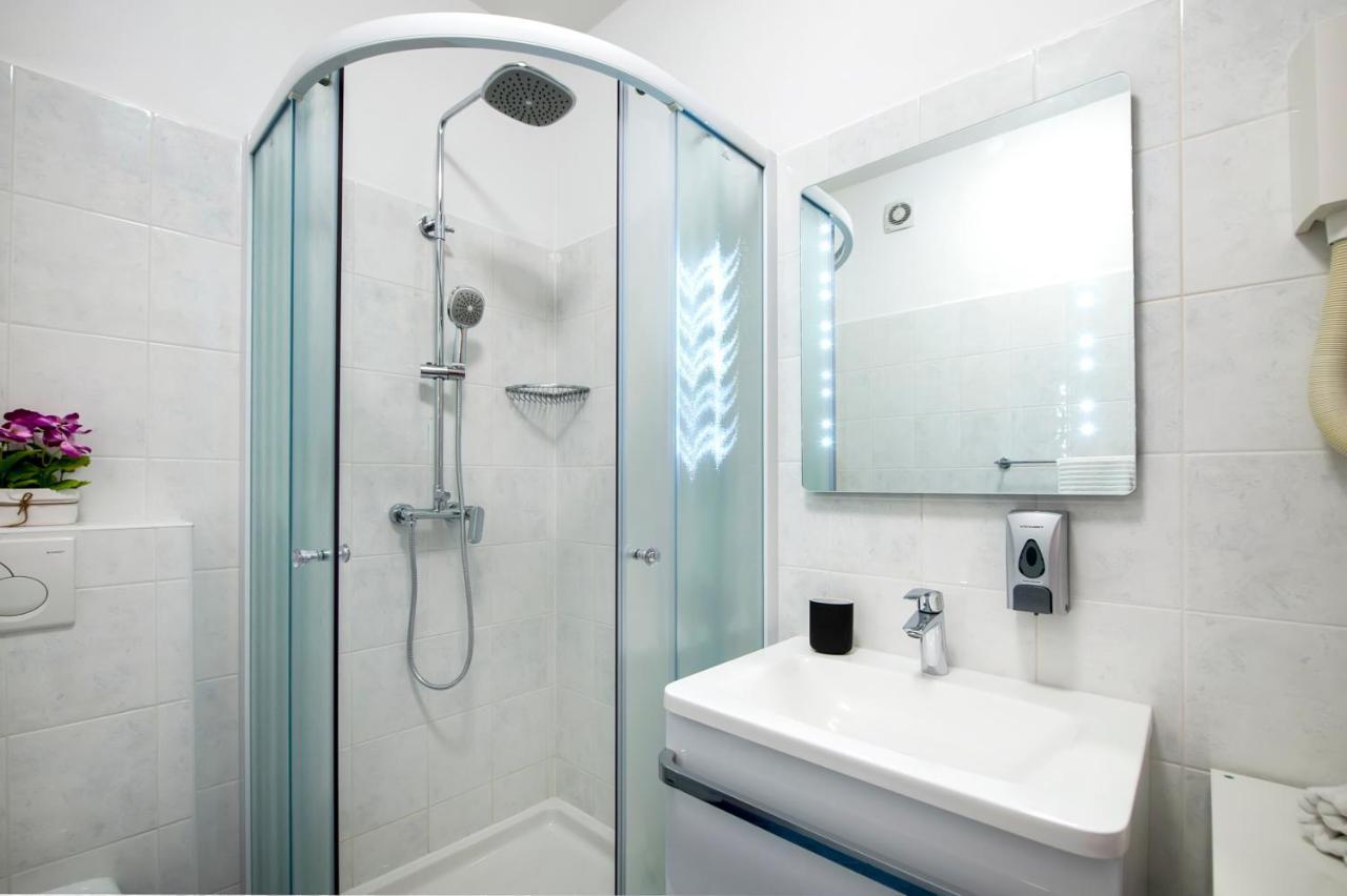 F&R Apartments II Ровинь Экстерьер фото