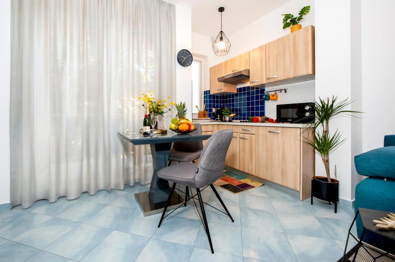 F&R Apartments II Ровинь Экстерьер фото